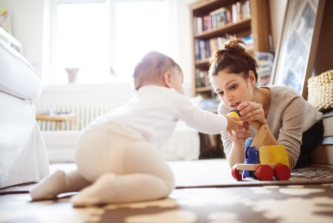 Giochi ecologici e sostenibili per bambini da 0 a 12 mesi: ecco i migliori