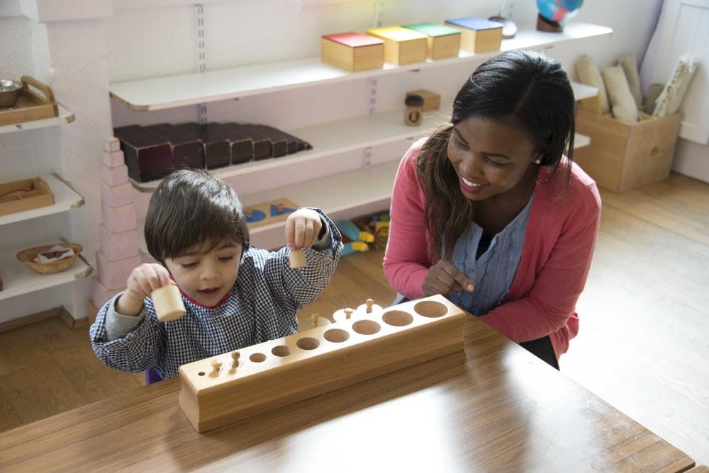 Attività sensoriali Montessori