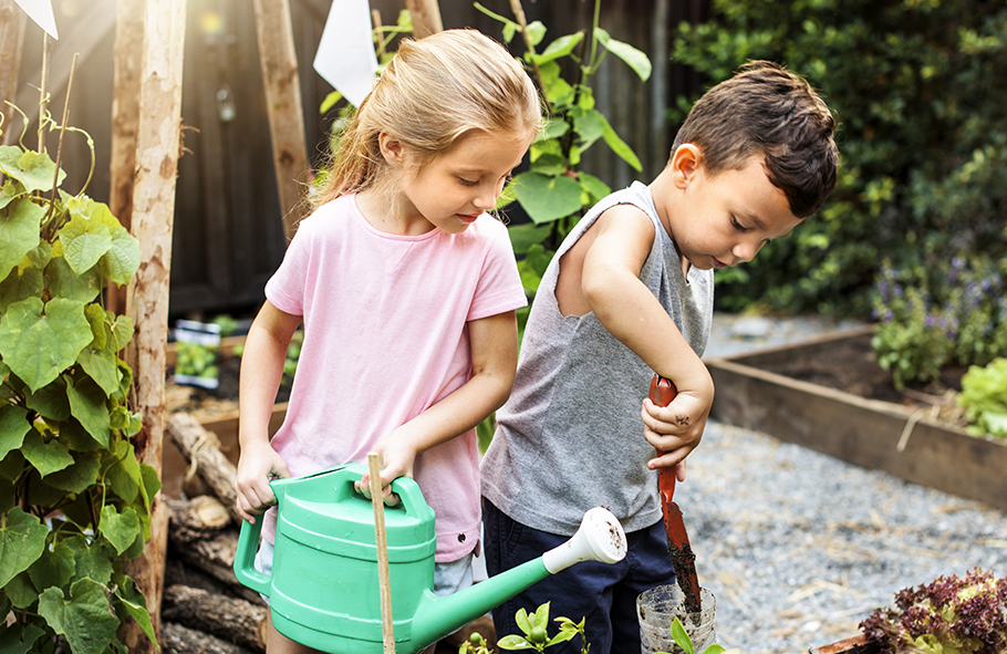 Bambini e giardinaggio